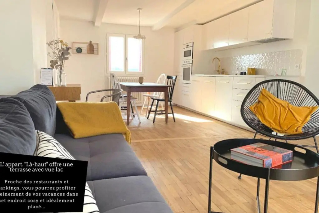 Up there "apartment 200m from the lake terrace lake view