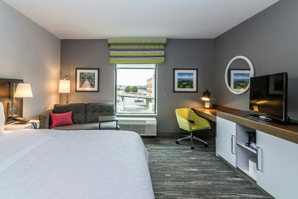 Hampton Inn & Suites - Allen Park