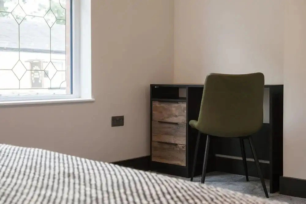 Bright Modern Manchester Home Free Parking