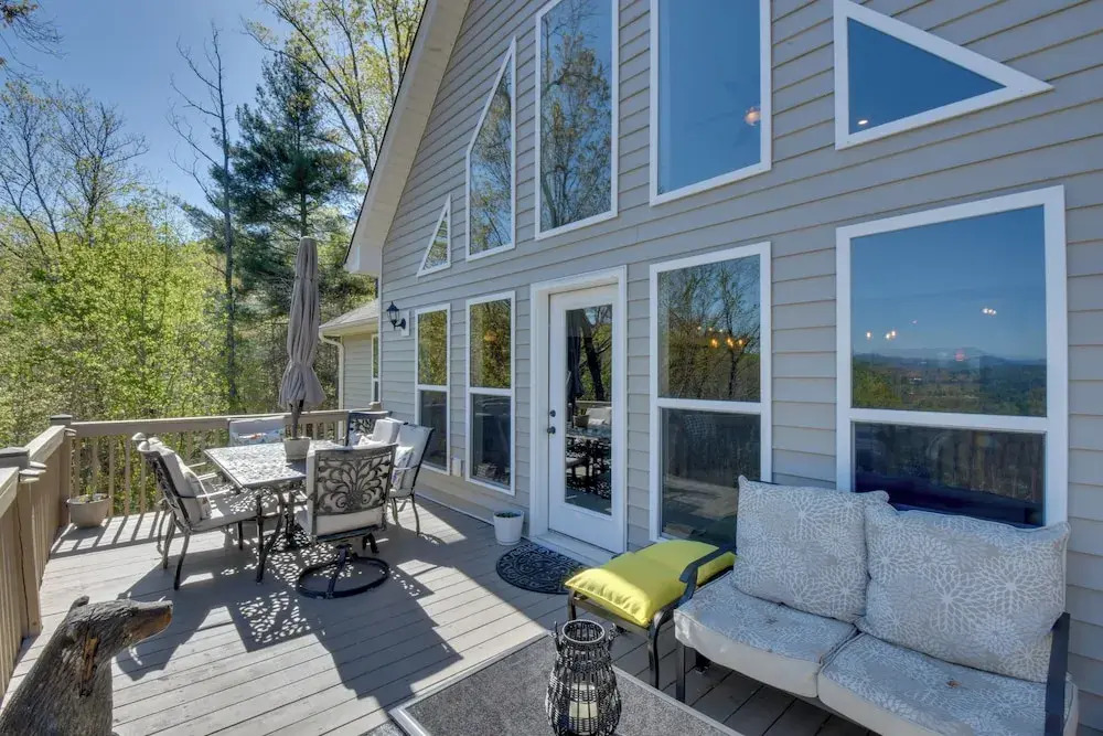 Mtn Views, Game Room, Hot Tub! Lakemont Retreat
