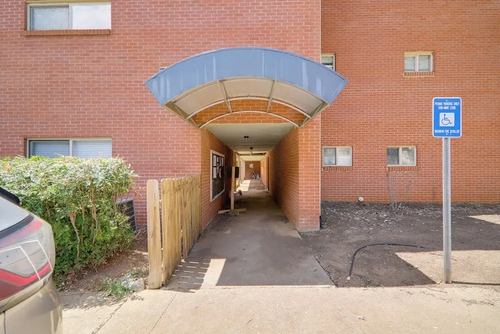 1 Mi to Dtwn & Uga: Condo w/ Pool in Athens!