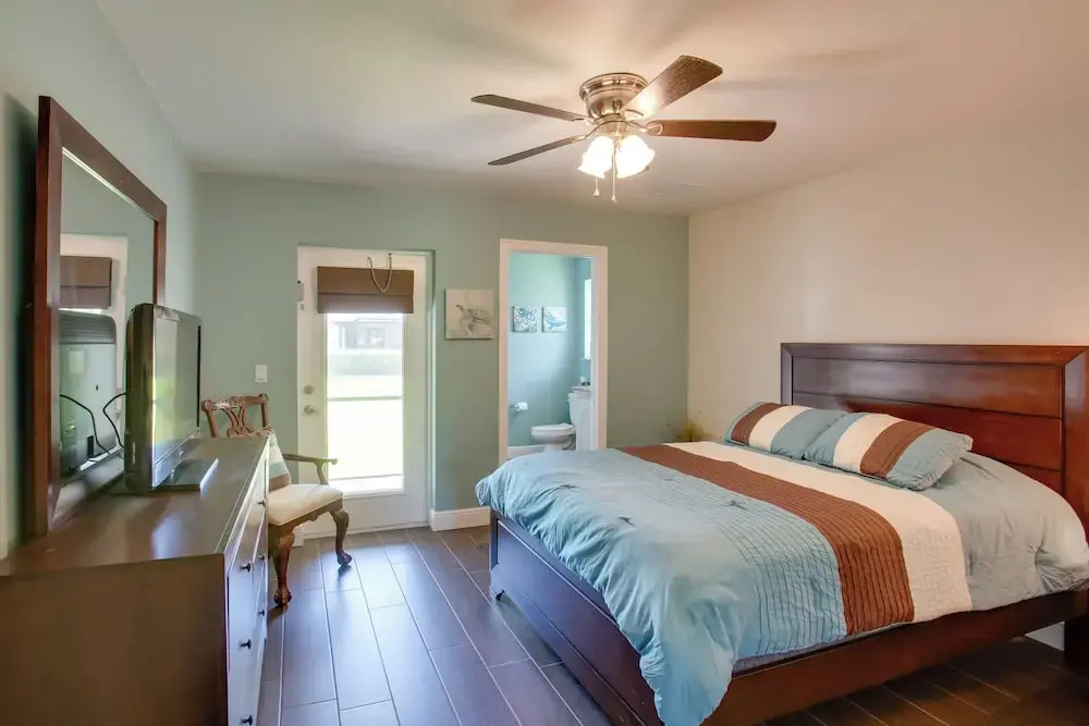 Family Retreat w/ Backyard Oasis in Cape Coral
