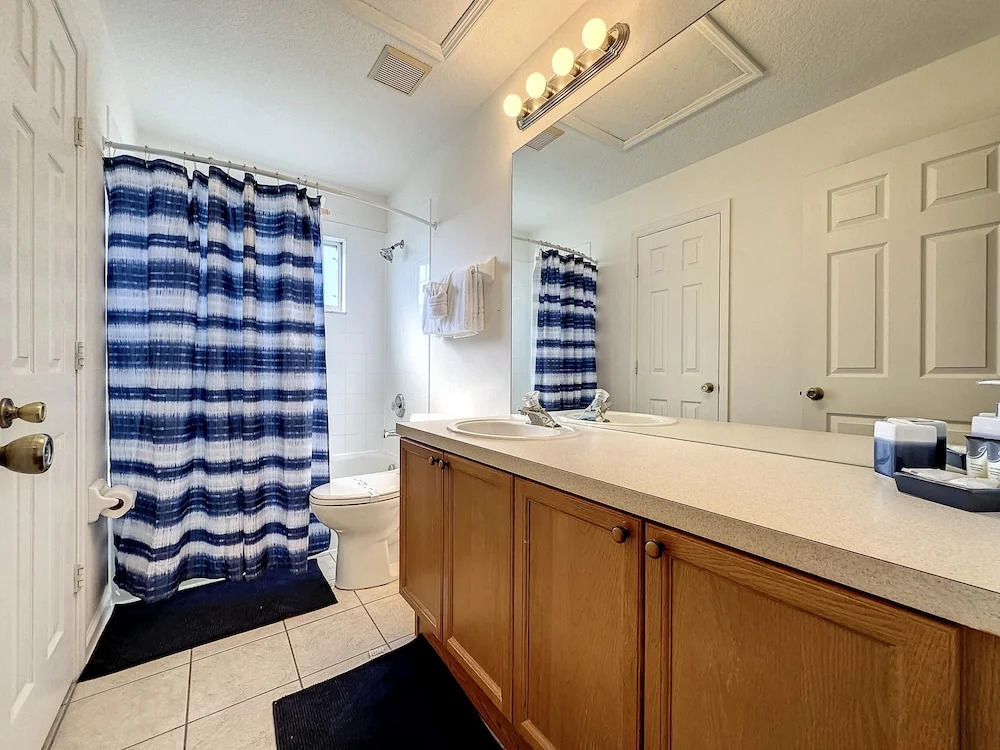 Luxury 6BD 3,5BA Pool Home in Windsor Palms Resort villa