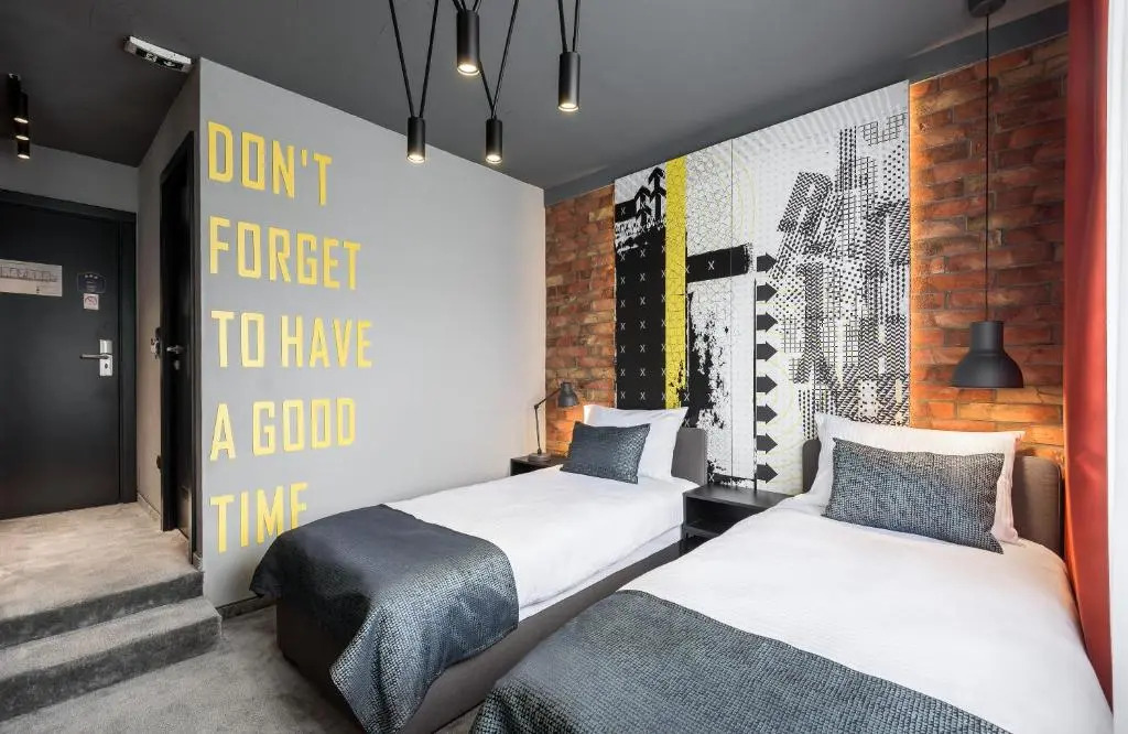 7 Rooms Suites