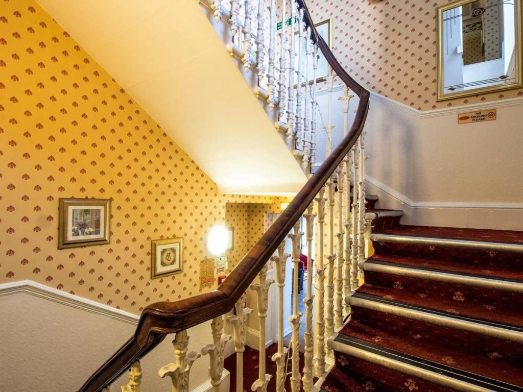 Cumberland Hotel