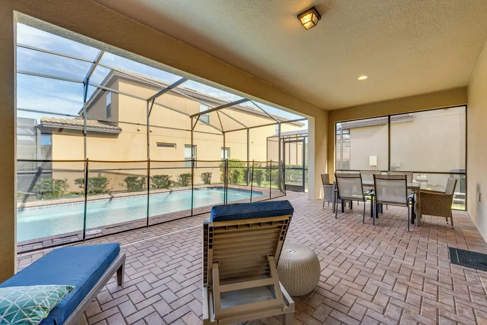 8 Mi to Disney World: Family-friendly Retreat!