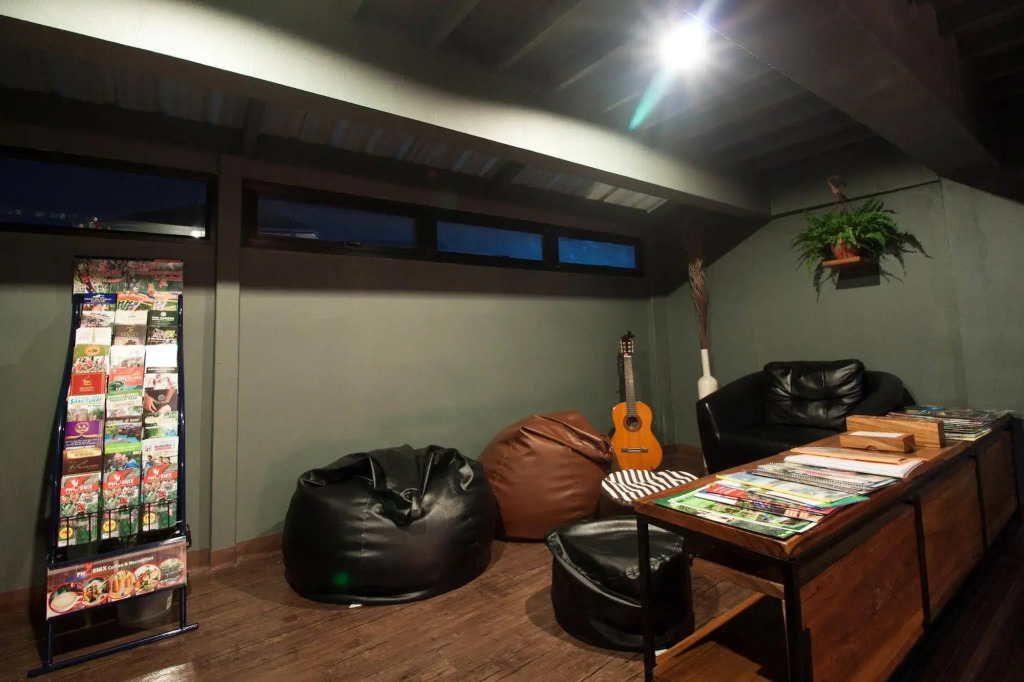 3 Laan House