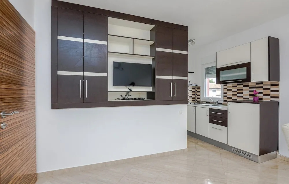 Awesome Home in Vir With 4 Bedrooms and Wifi