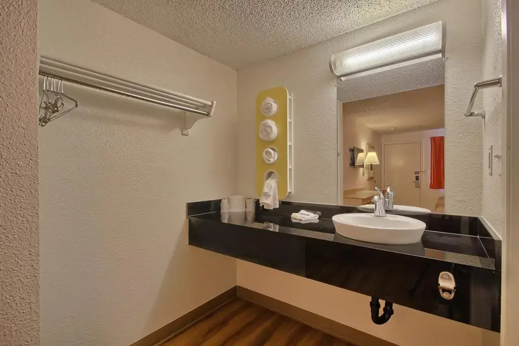 Motel 6 Fresno - SR 99