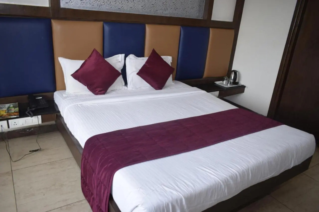 Hotel Tamizh Park