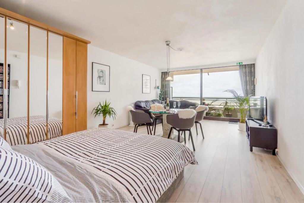 Luxueuze vakantiestudio met zeezicht en terras in Oostende