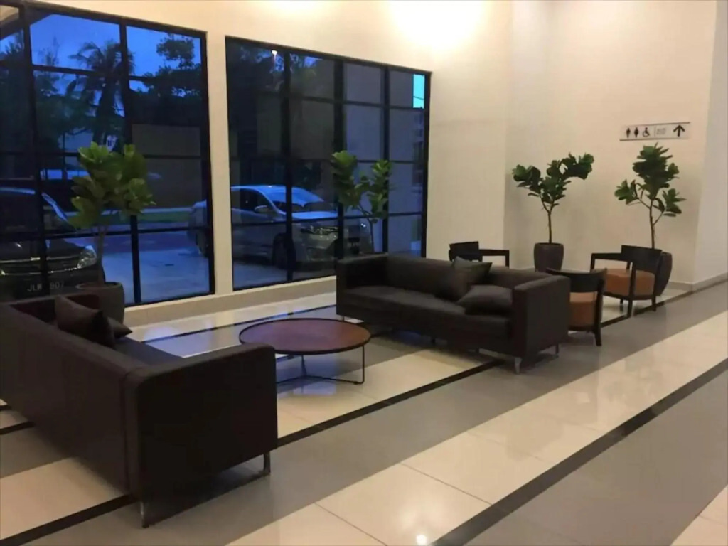 A2603 THE PLATINO NETFLIX PARADIGM MALL By STAY