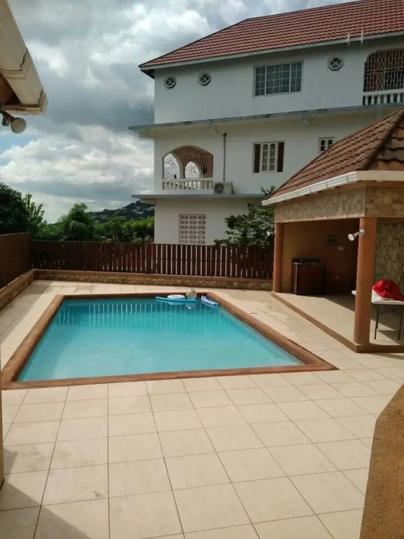 Remarkable 2-bed Apartment in Kingston