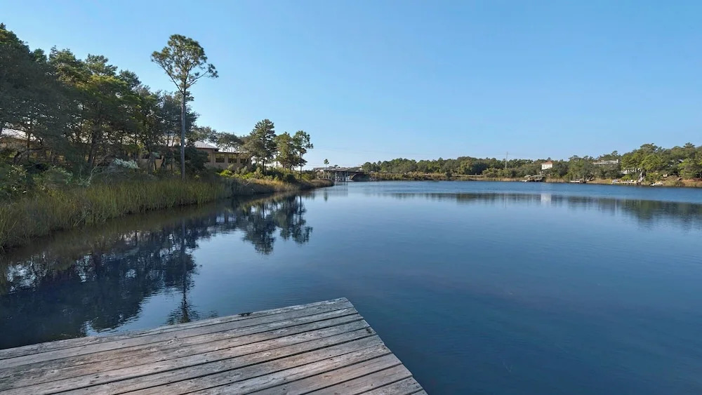 Seagrove 2BR Near Lake & Beach + Free Tickets: Bikes, Dolphin Cruise & More!