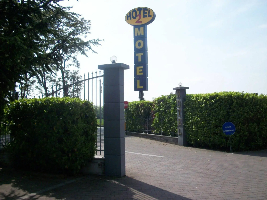 Hotel Motel 2