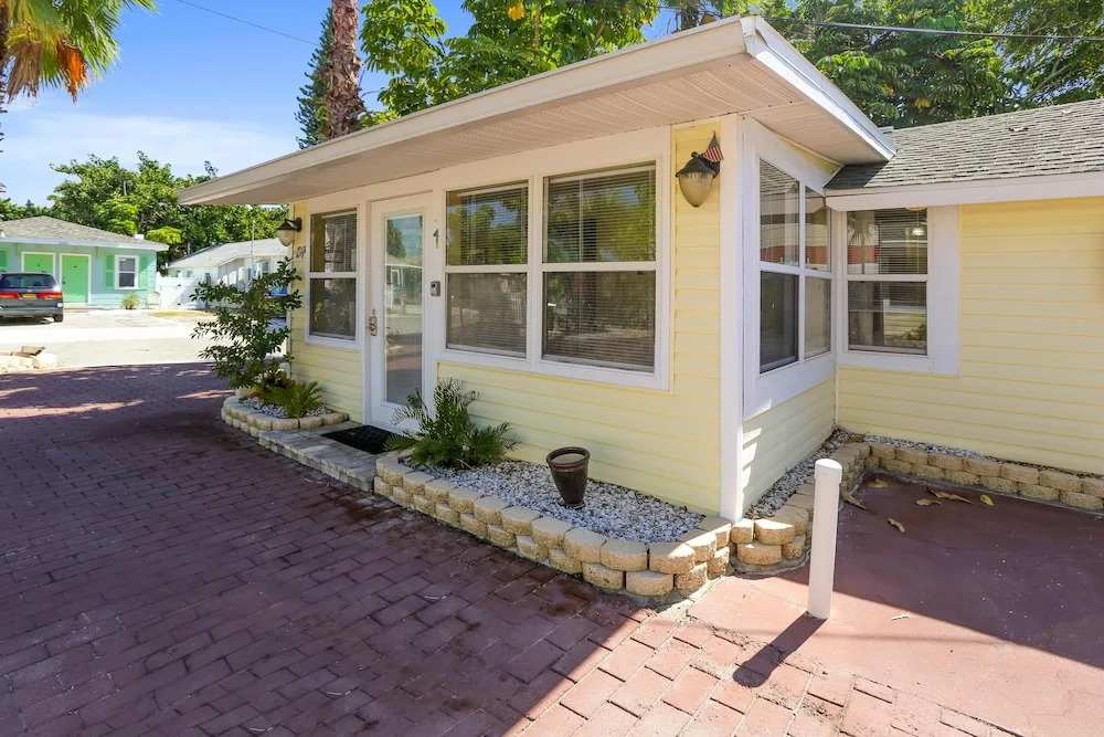 The Cottages at Madeira Beach/sea Turtle
