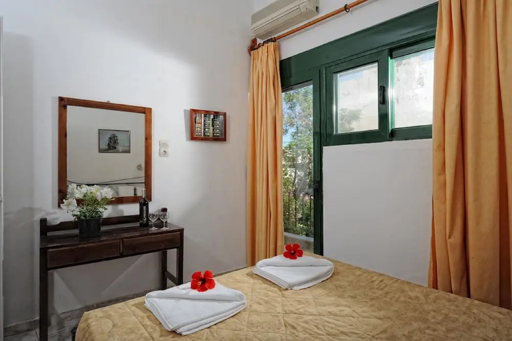 Central Apt with Hydromasage Shower