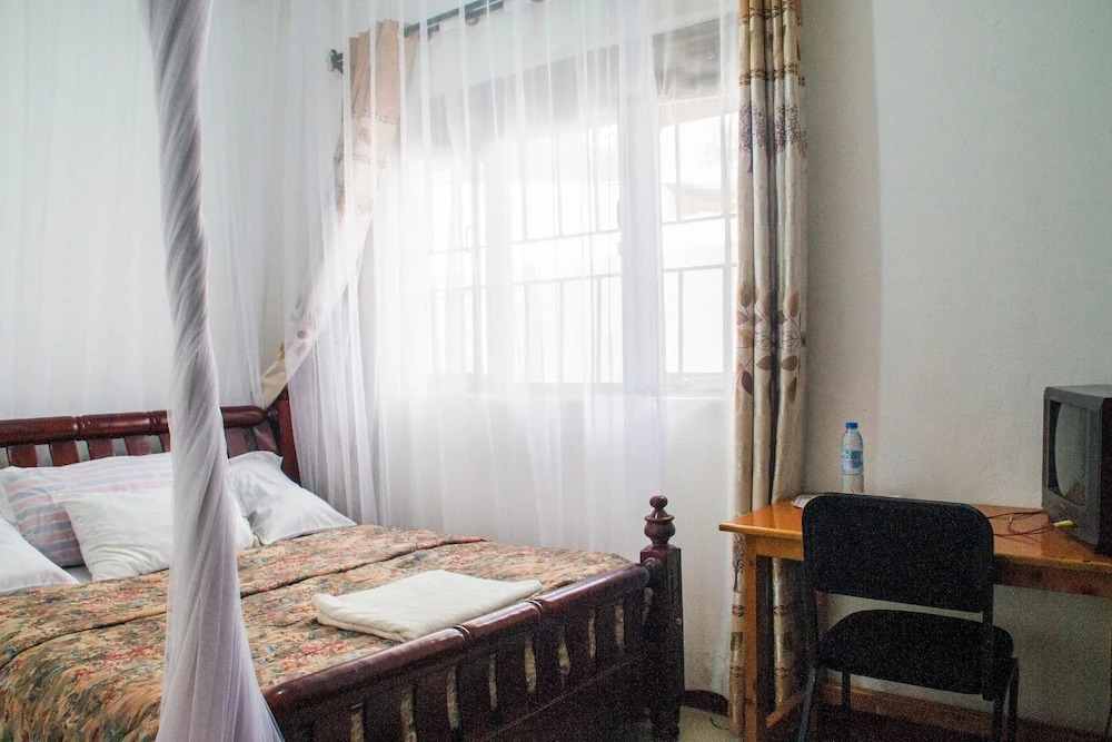 Heritage Park Hotel