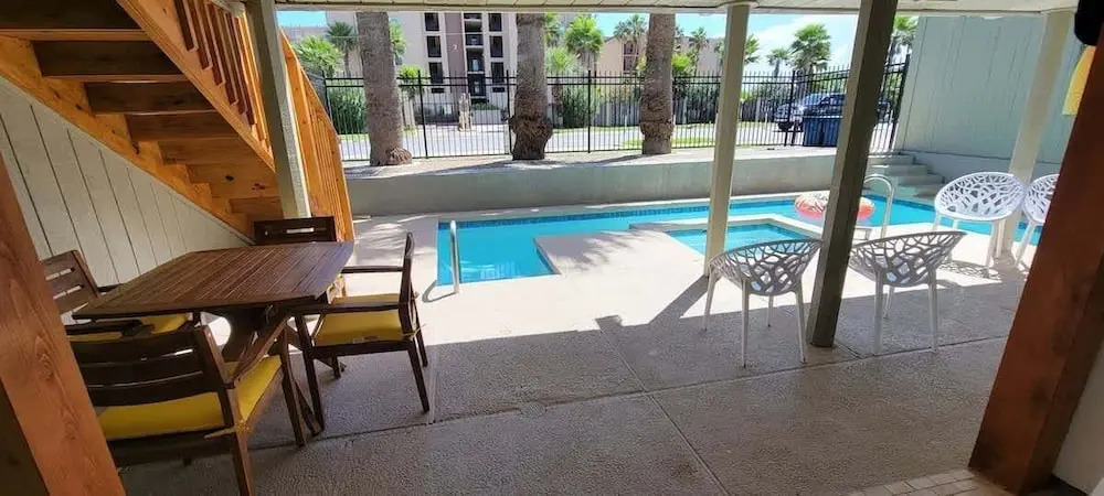 Bahama Mama House 4 Bedroom Home by RedAwning