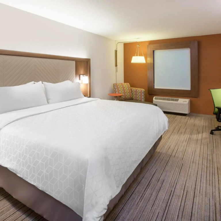 Holiday Inn Express & Suites Dayton North - Vandalia by IHG