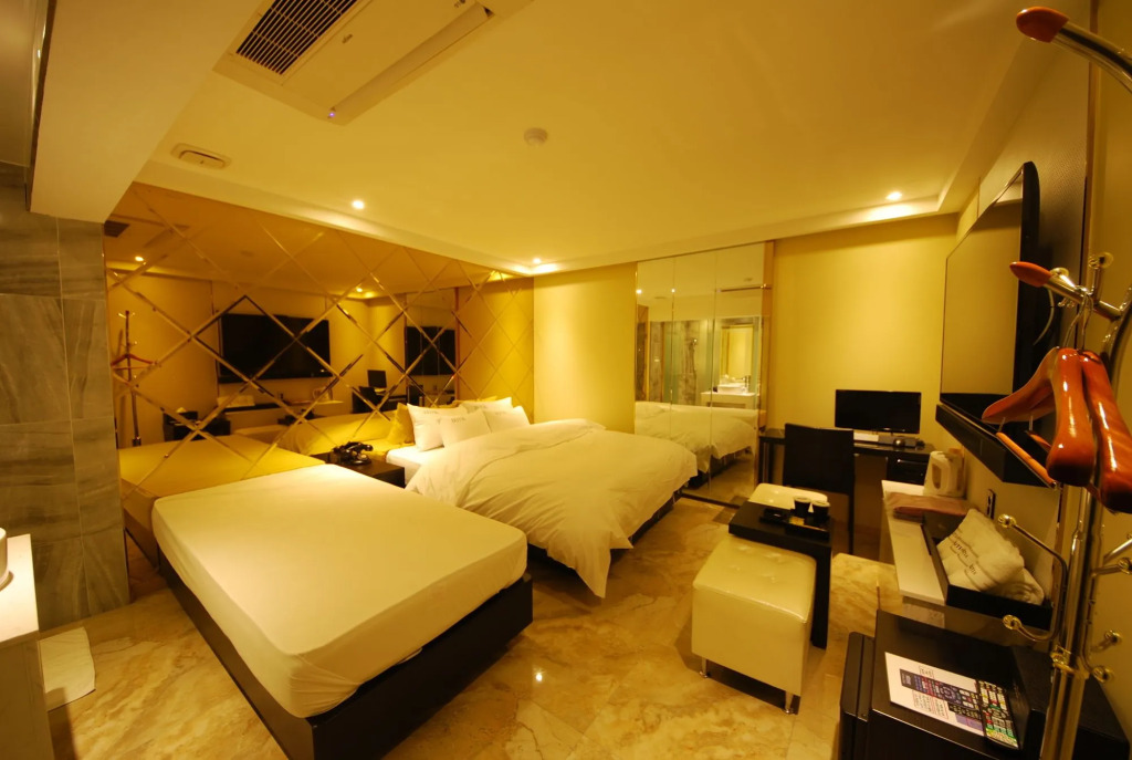 Hotel BUTI &