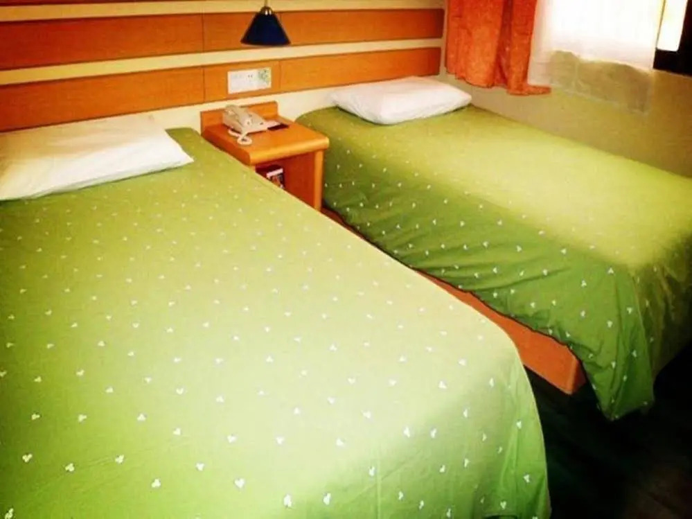 Rujia Express Hotel