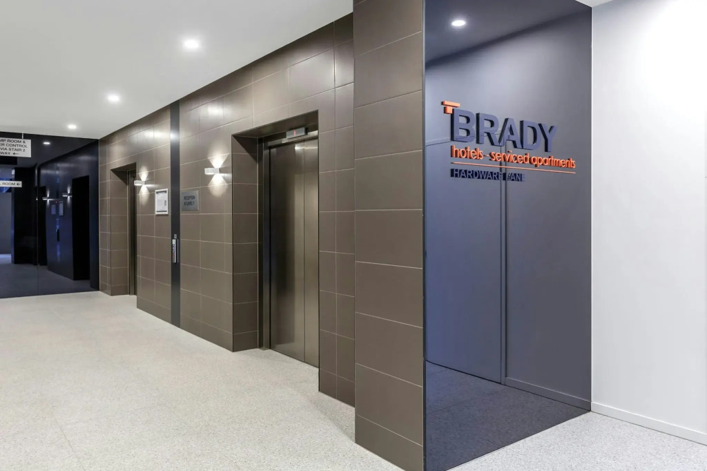 Brady Apartment Hotel Hardware Lane