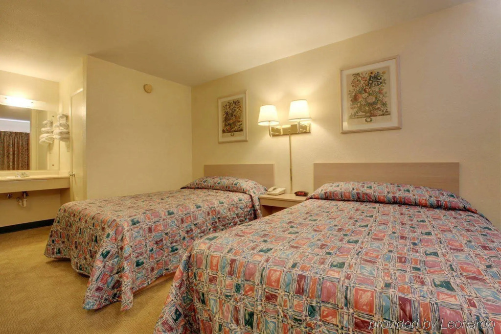 Americas Best Value Inn and Suites Carbondale