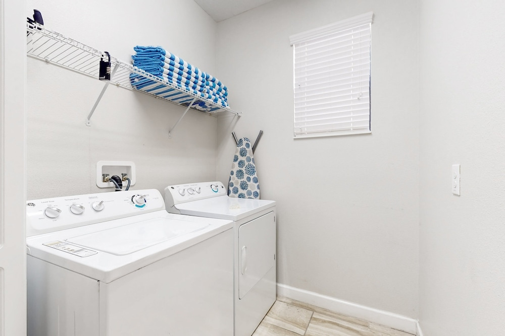 Spacious Getaway With 2 Themed Game Rooms, Private Pool, & Pool spa