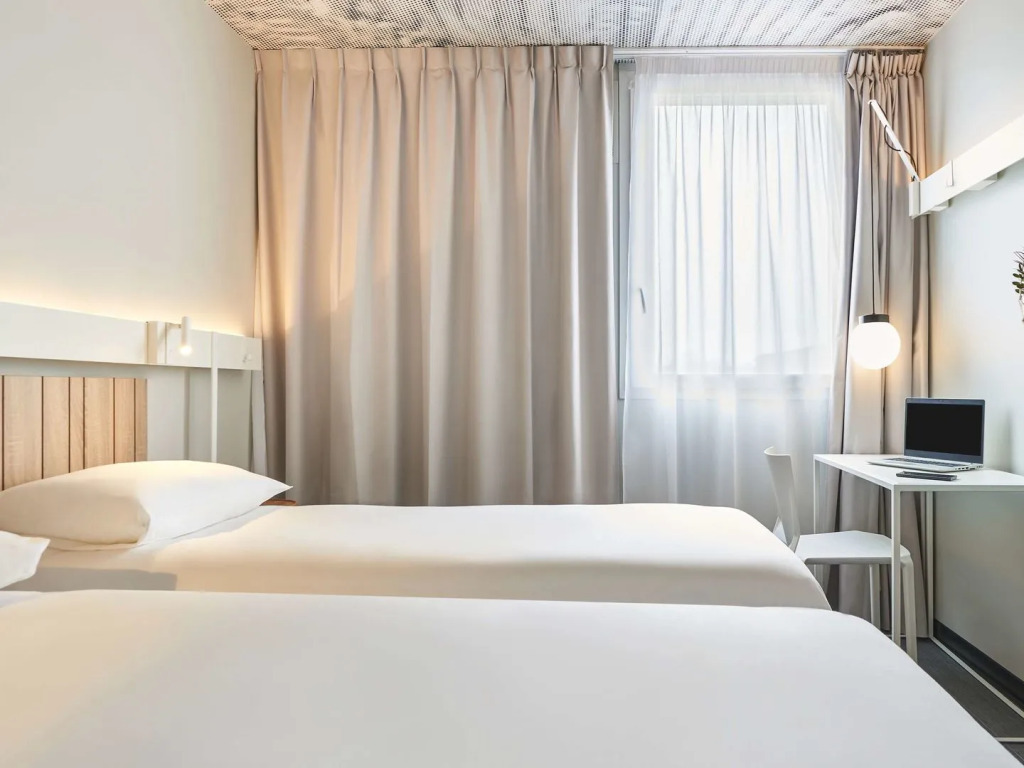 ibis Clamart Paris Velizy