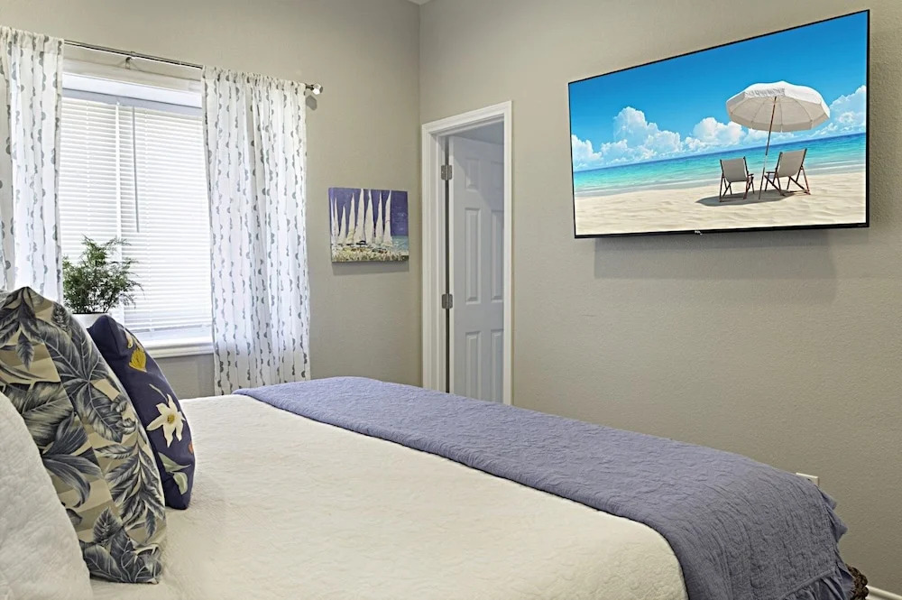 Island 25 2 Bedroom Condo