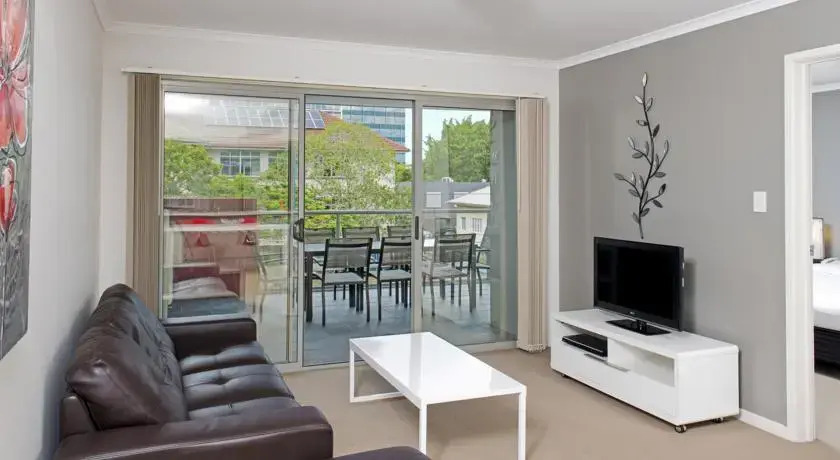 Skyline Court Apartments
