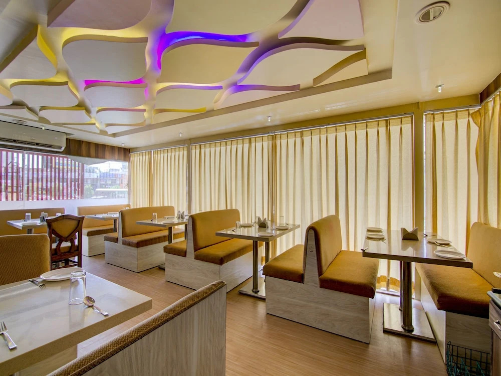 Hotel Ruchi by OYO Rooms