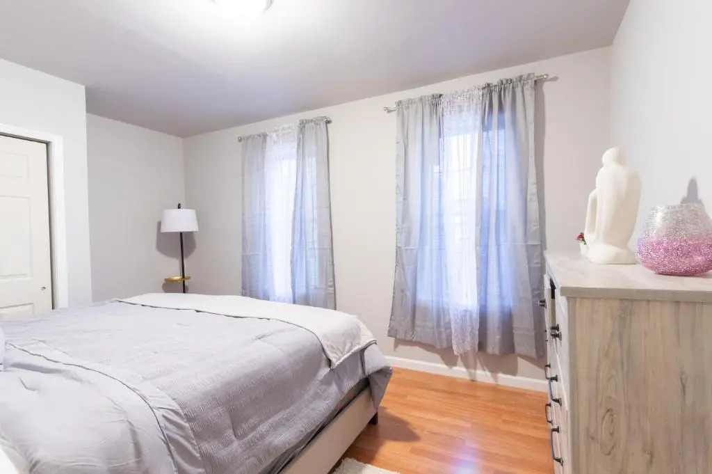 Cheerful 3-bedroom Home Up to 9 Guest