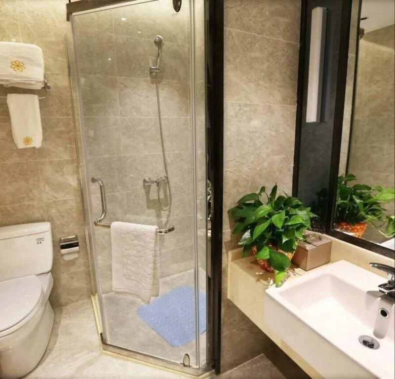 Fourseas Holiday Hotel