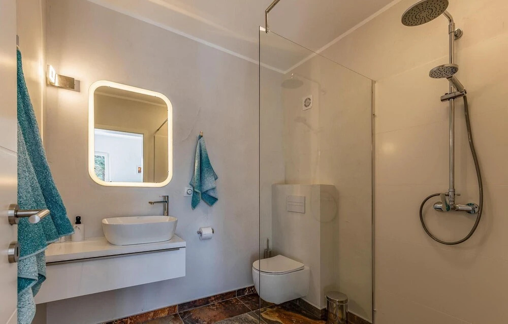 Awesome Apartment in Madulin With Outdoor Swimming Pool, Wifi and 2 Bedrooms