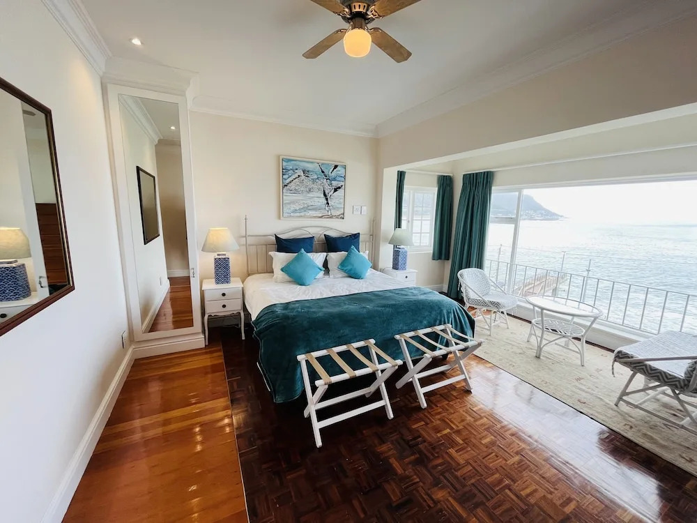 Sunny Cove Manor