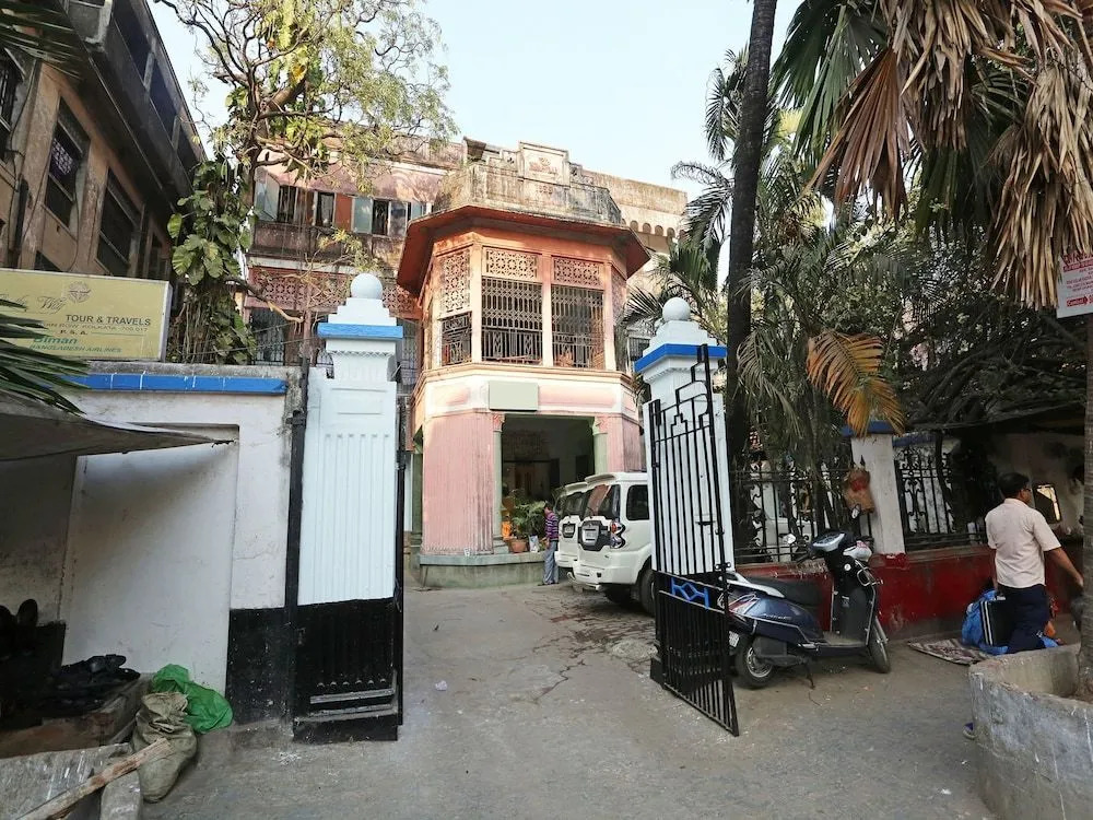 OYO 11896 Marble Palace Guest House