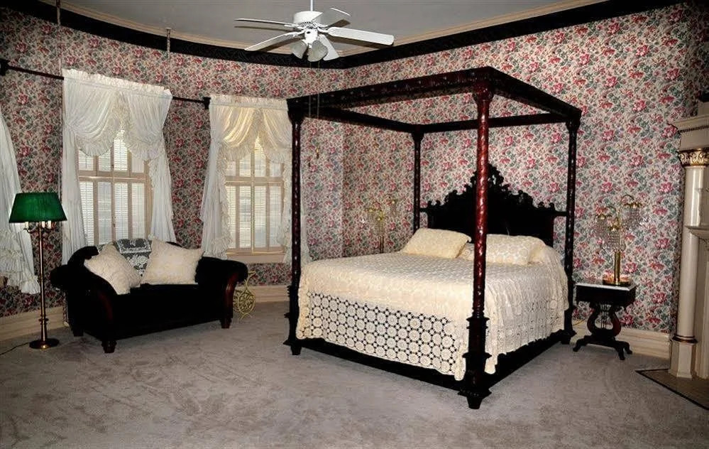Barber-Tucker Inn