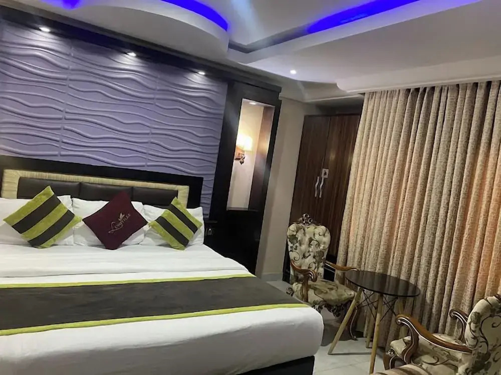 Lushville Hotels and Suites