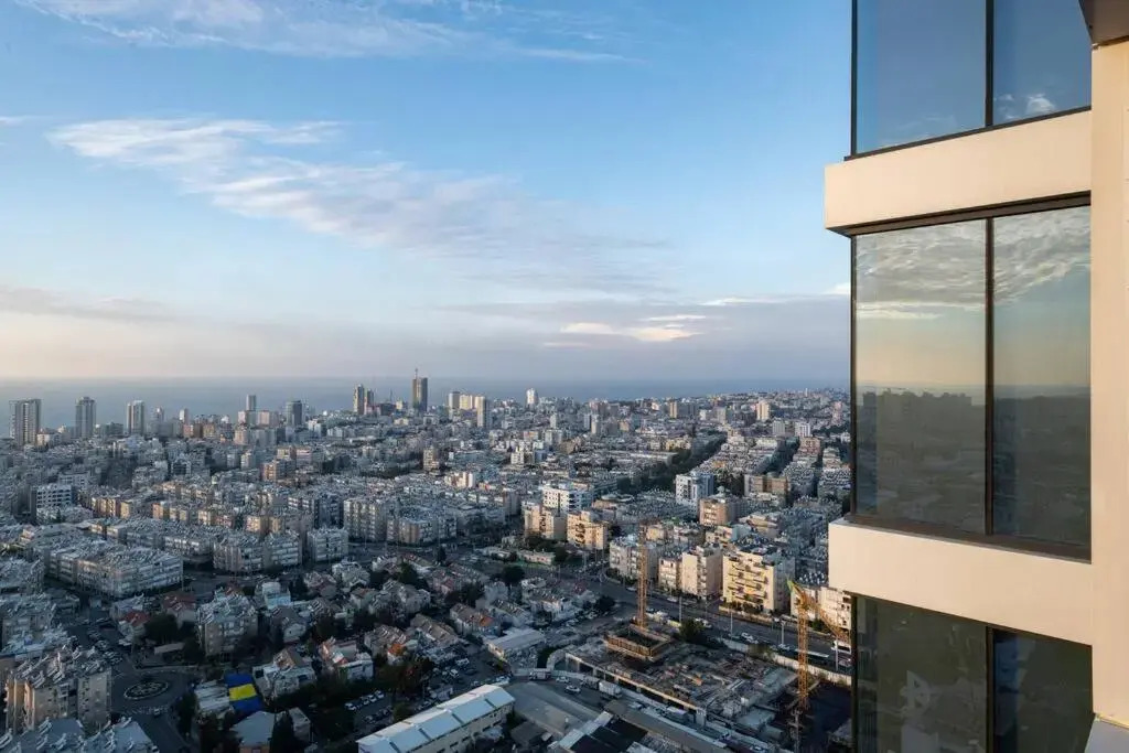 Luxury 3 Bedroom Oceanview Apt