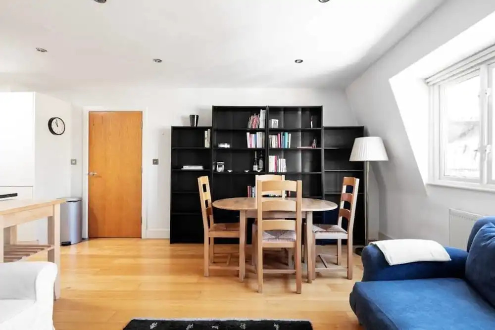 Modern 2bed 2bath Near the Oval