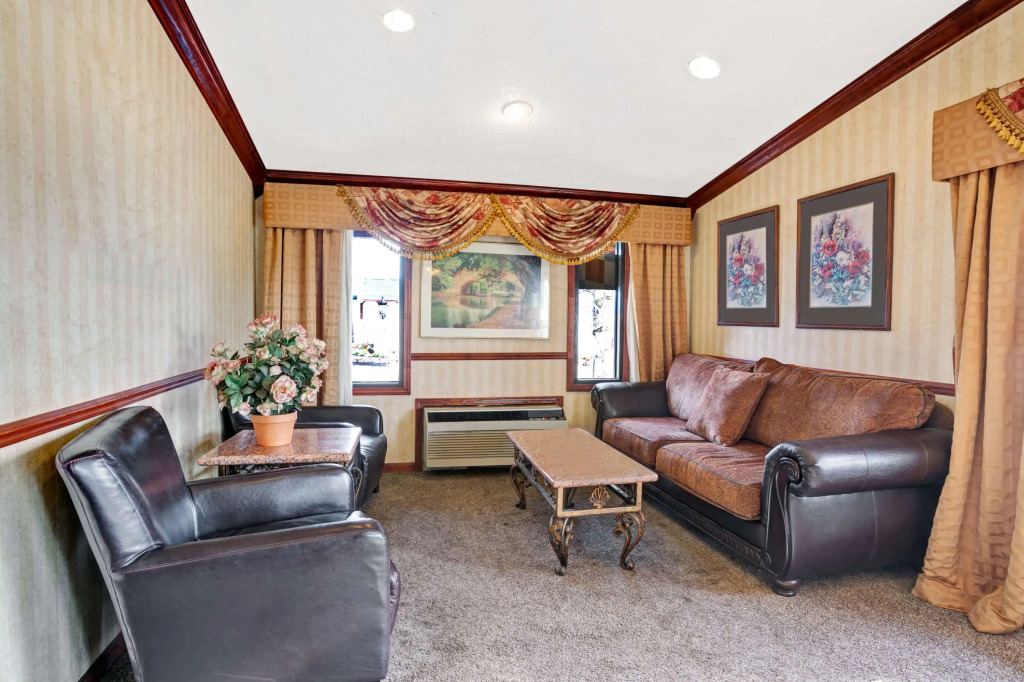 Knights Inn - Madison Heights