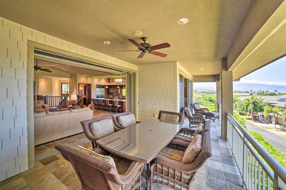 Tropical Paradise Resort Villa: 1 Mile to Beach