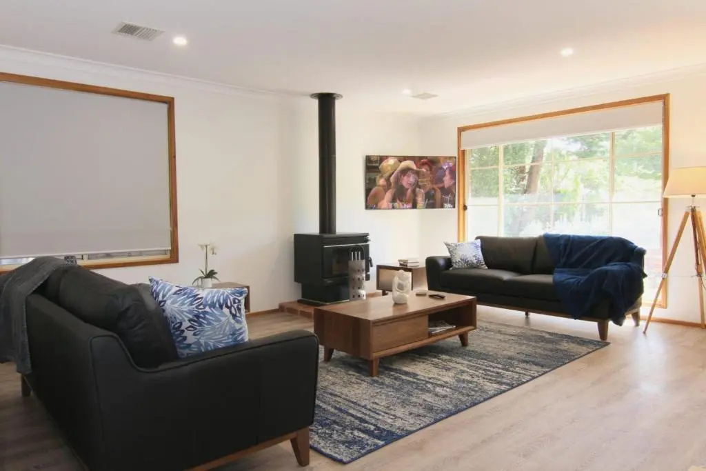 12 Mount Porepunkah Road