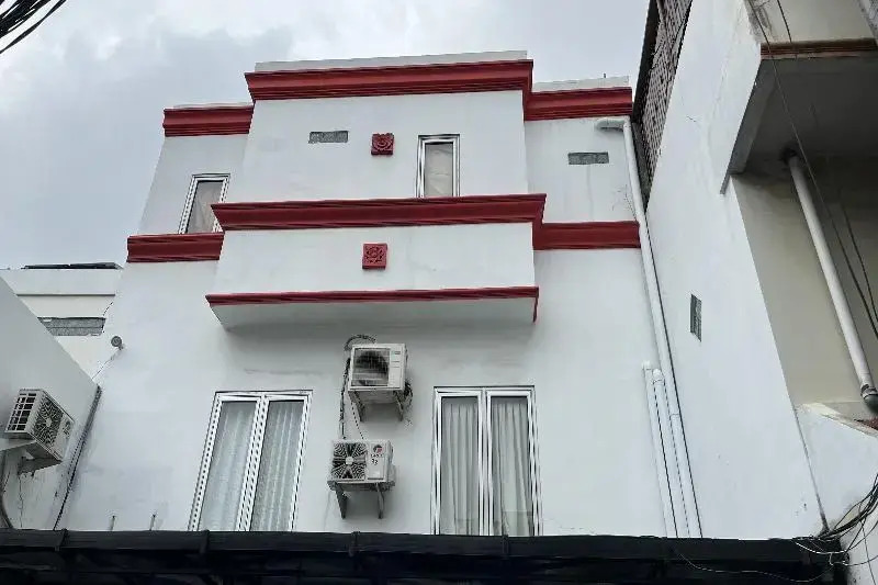 Taisir Residence Near Palmerah Mitra RedDoorz