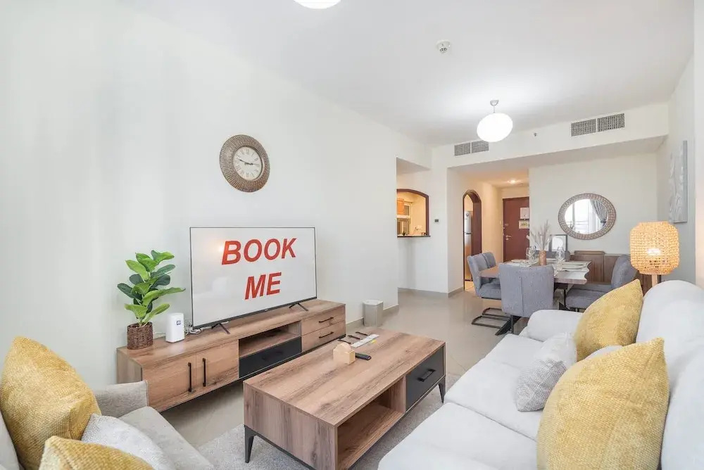 1 Bedroom Apartment With a City View and Sleeps 4