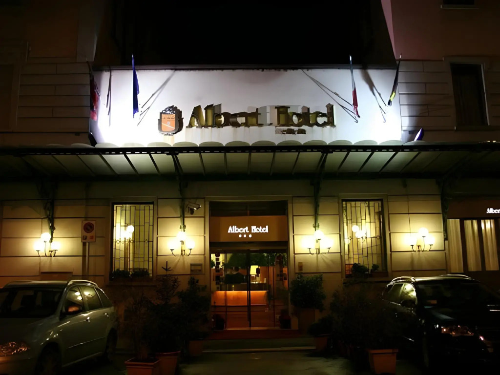 Albert Hotel