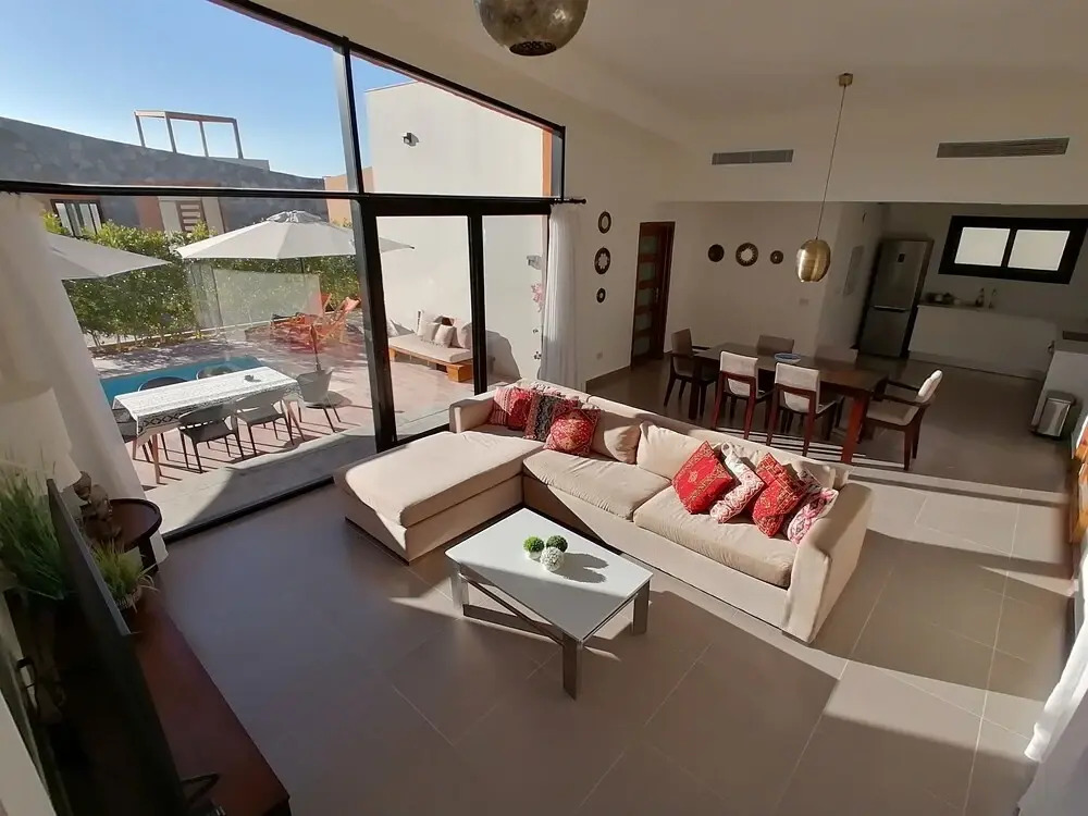 B@103 Luxury Villa with a Heated swimming pool in Soma Bay.