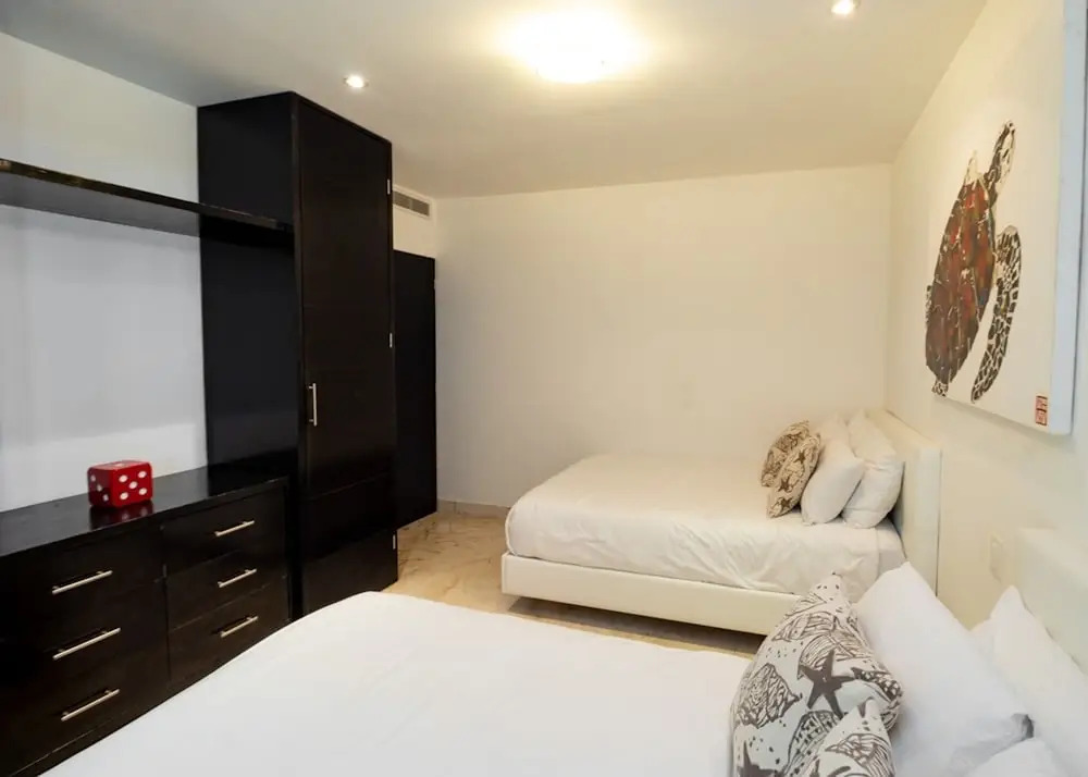 Elements Penthouse 6 3 Bedroom Condo by RedAwning